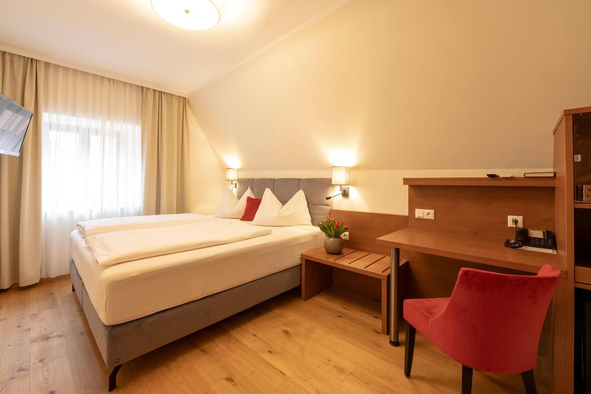 Hotel Mader Штайр Экстерьер фото
